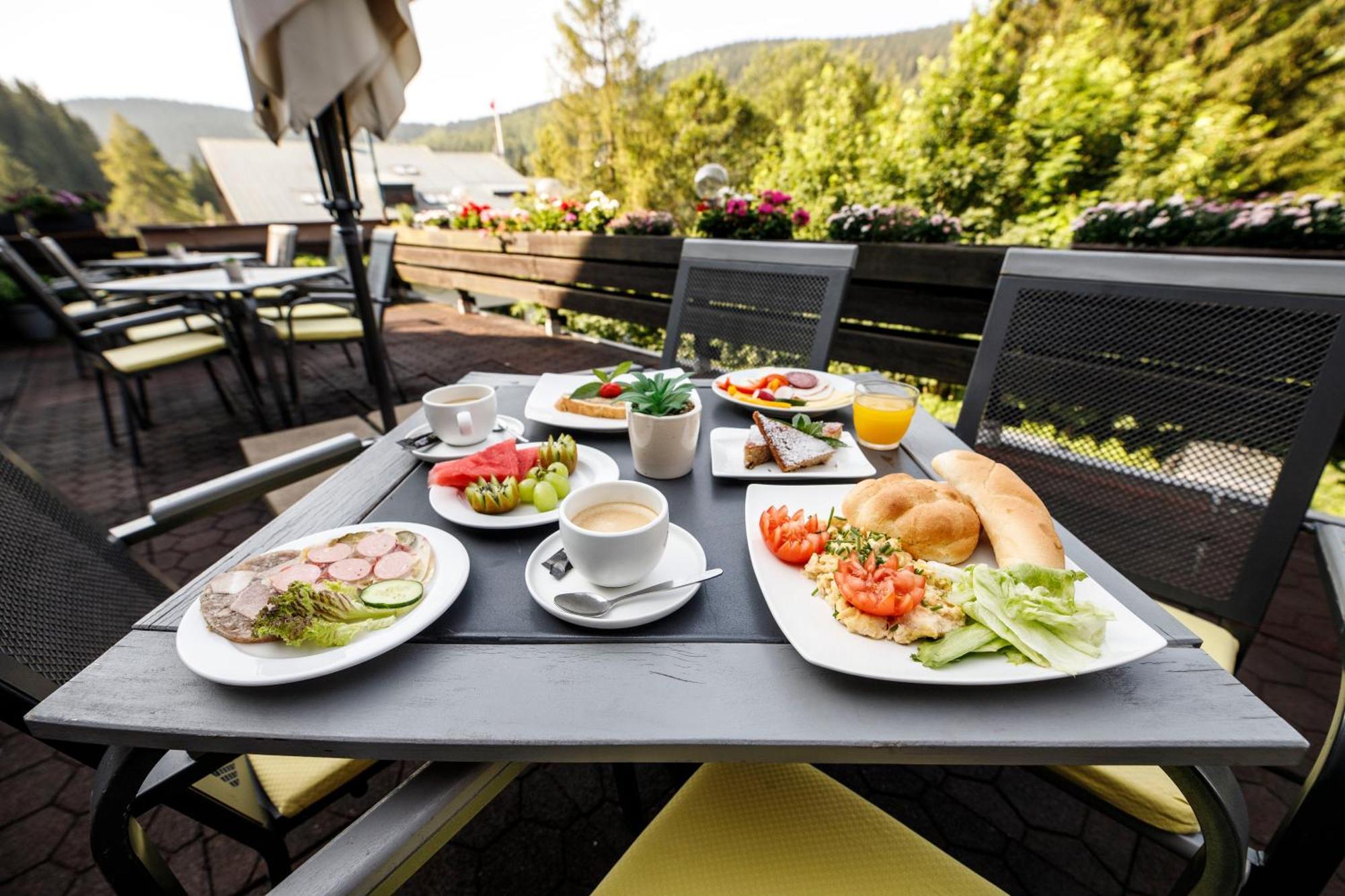 Parkhotel Харачов Екстериор снимка