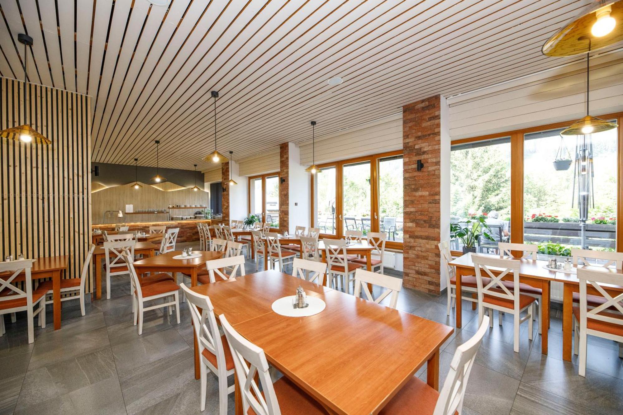Parkhotel Харачов Екстериор снимка